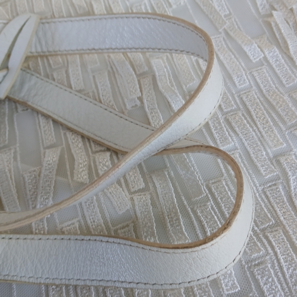 YSL Viantage Leather Handbag - Picture 16 of 16